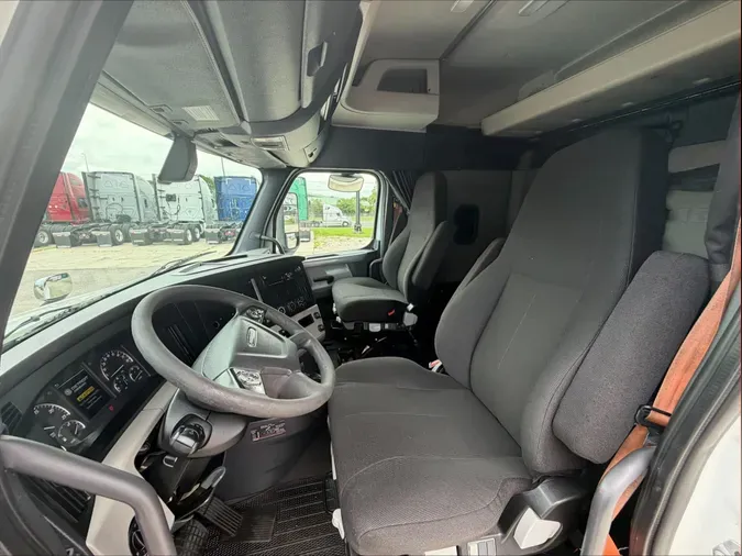 2020 Freightliner Cascadia 126