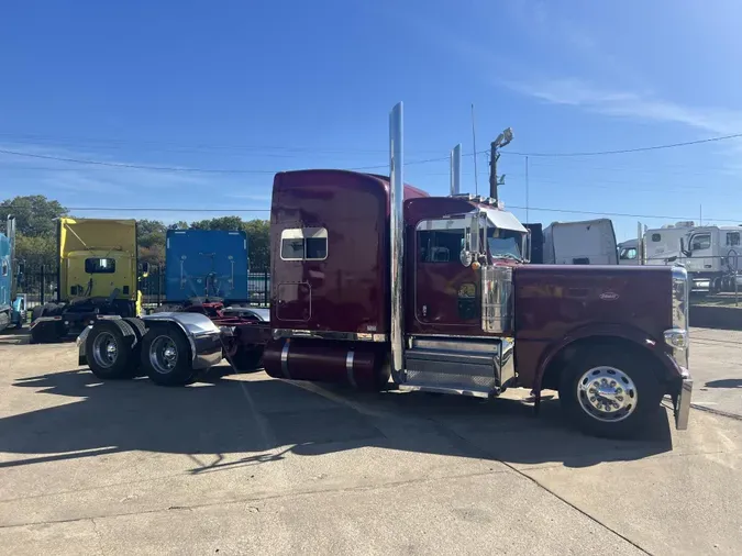 2022 Peterbilt 389