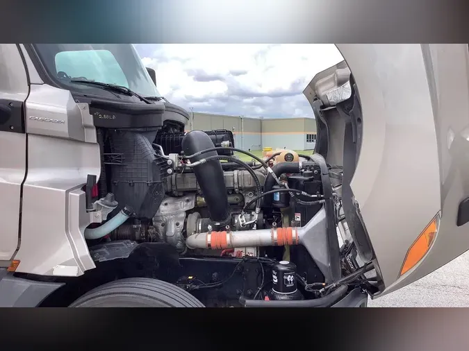 2020 Freightliner Cascadia 126