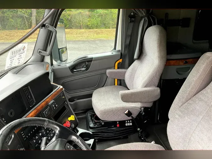 2021 INT LT625 6x4