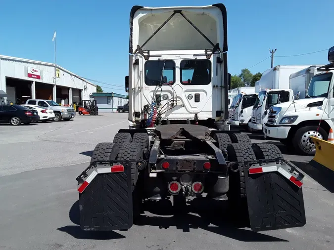 2016 FREIGHTLINER/MERCEDES CASCADIA 125