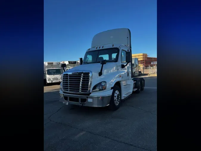 2019 FREIGHTLINER CASCADIA 12530748b8c3cecb44bfce312f7232cd68b