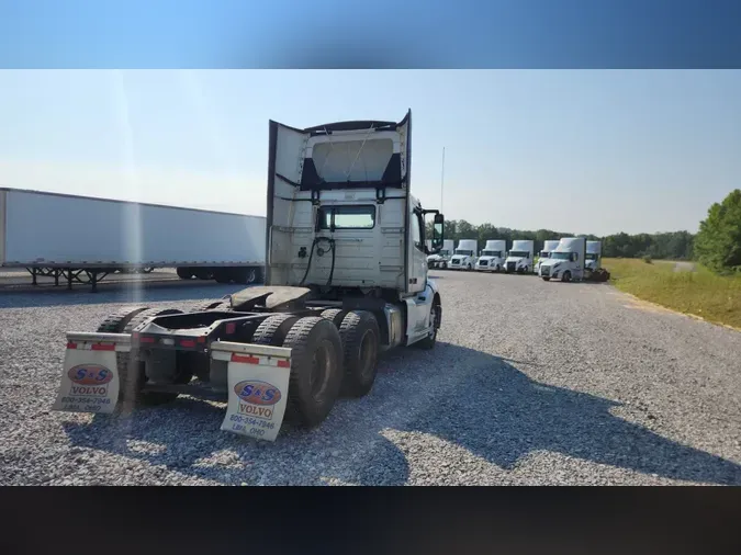 2018 Volvo VNL300