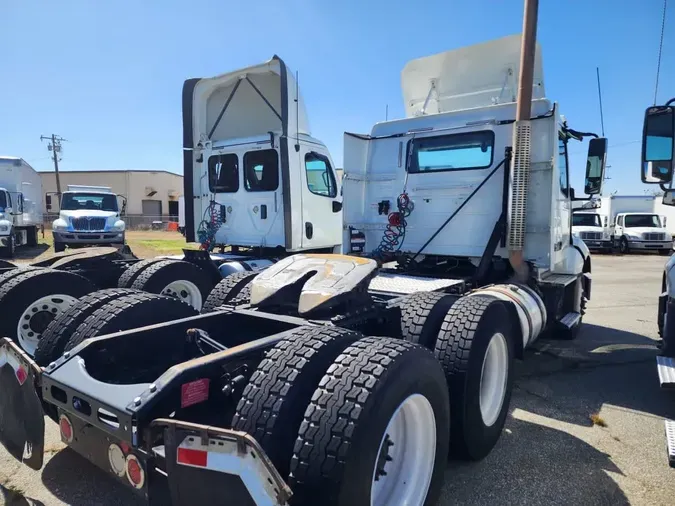 2018 VOLVO VNL64TRACTOR