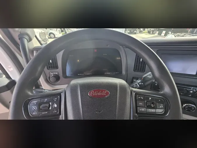 2023 Peterbilt 567