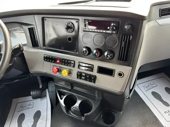 2022 FREIGHTLINER Cascadia 126