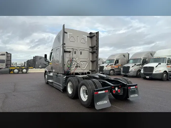 2025 Freightliner Cascadia 126308093f8eb13470bcdb26517c3dfe184