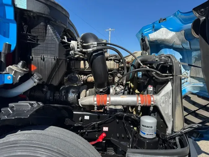 2022 FREIGHTLINER Cascadia 126