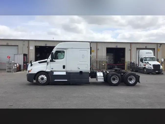 2022 Freightliner Cascadia 126