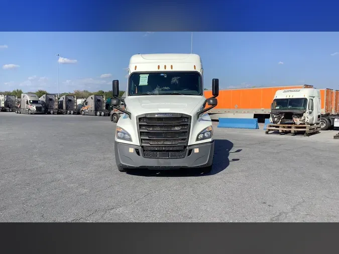 2020 Freightliner Cascadia 126