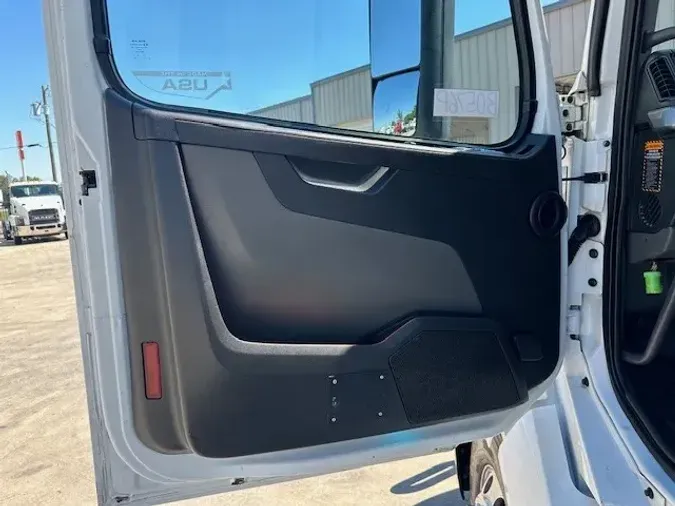 2019 VOLVO VNL64T760