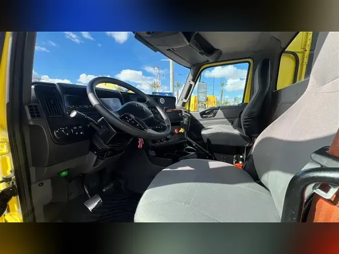 2018 INTERNATIONAL RH613