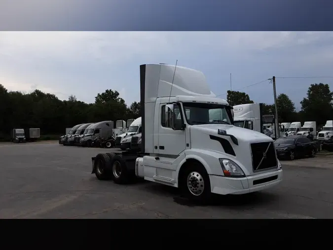 2018 Volvo VNL300
