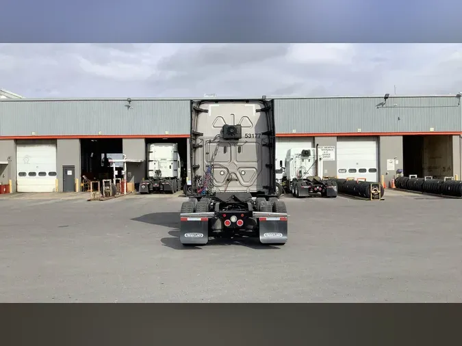 2022 Freightliner Cascadia 126