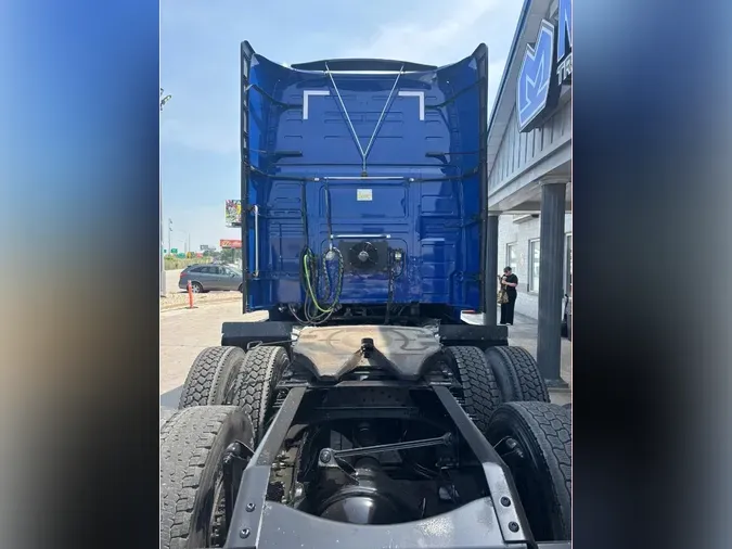 2019 VOLVO VNL64T760