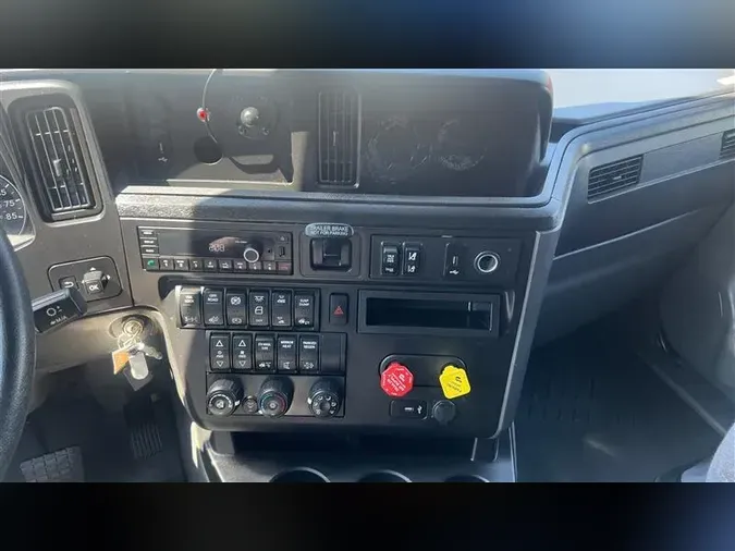 2022 INTERNATIONAL LT625