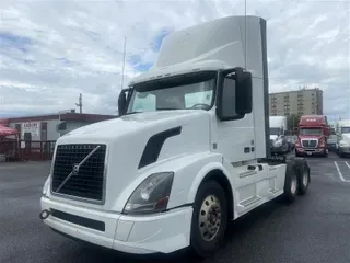 2016 VOLVO VNL300