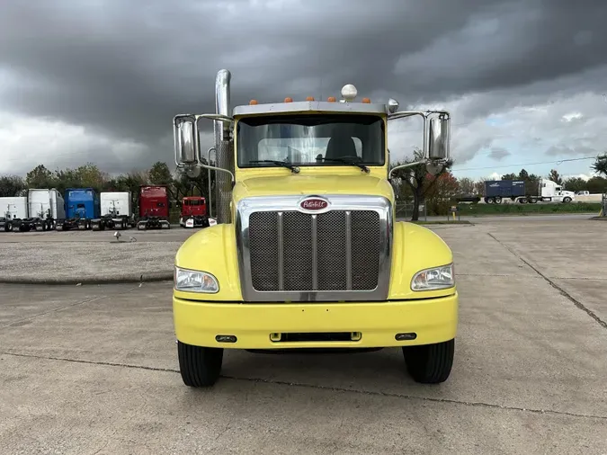 2020 Peterbilt 348