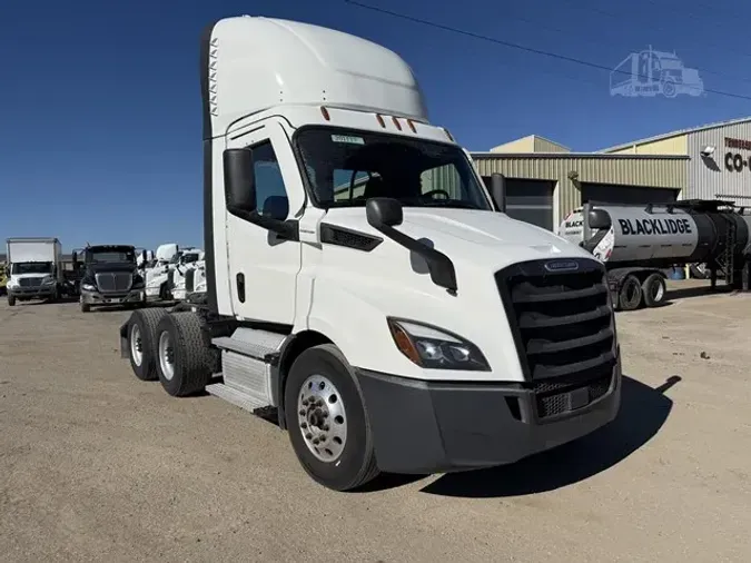 2020 FREIGHTLINER CASCADIA 116