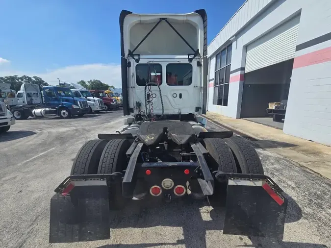 2020 FREIGHTLINER CASCADIA 125