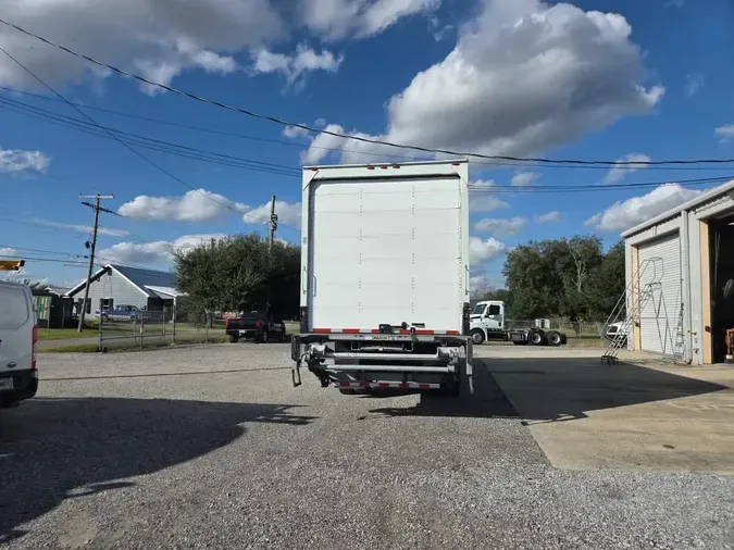 2018 FREIGHTLINER/MERCEDES M2 106