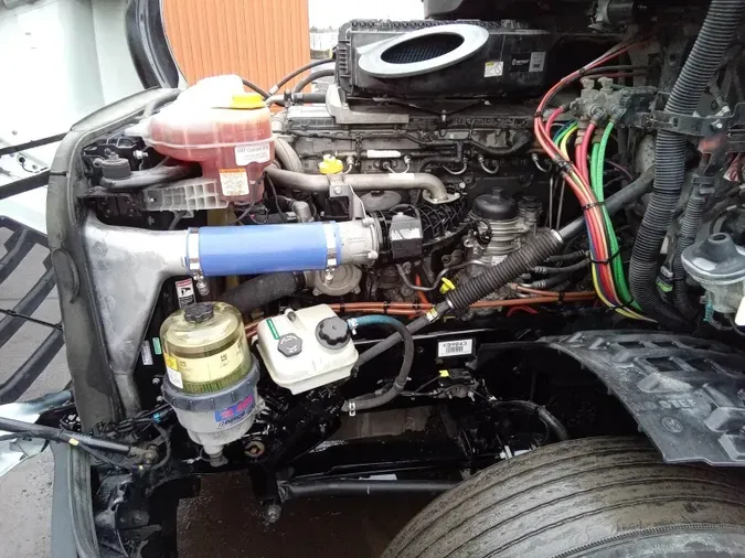 2019 Freightliner Cascadia 126