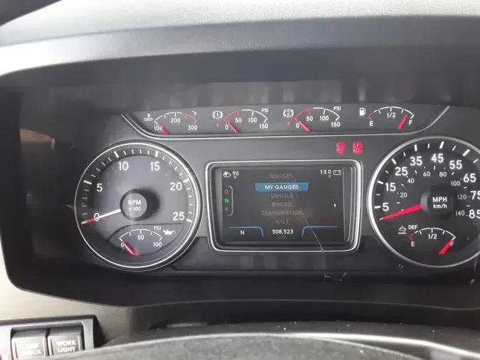 2020 NAVISTAR INTERNATIONAL LT625 SLPR CAB