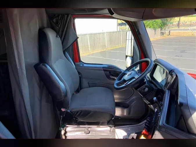 2023 INT LT625 6X430a63d0388801753053cd8a2b567fc0e