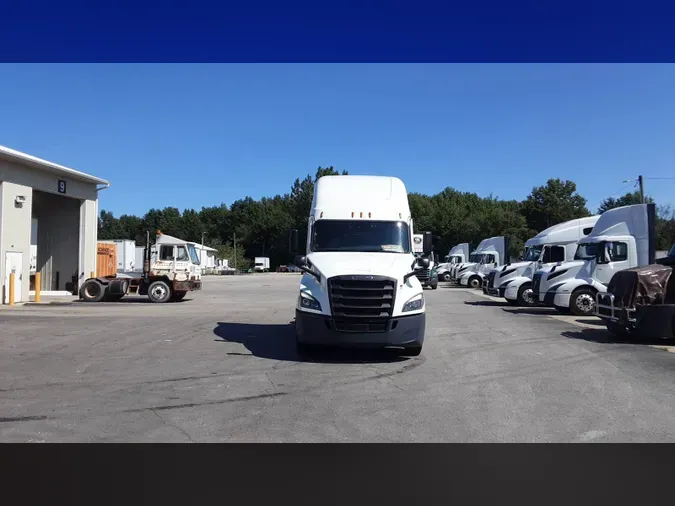2022 Freightliner Cascadia 126