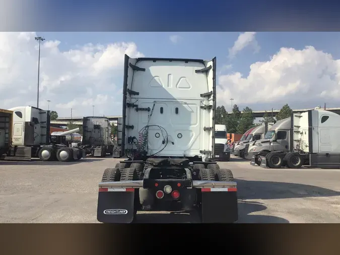 2021 Freightliner Cascadia