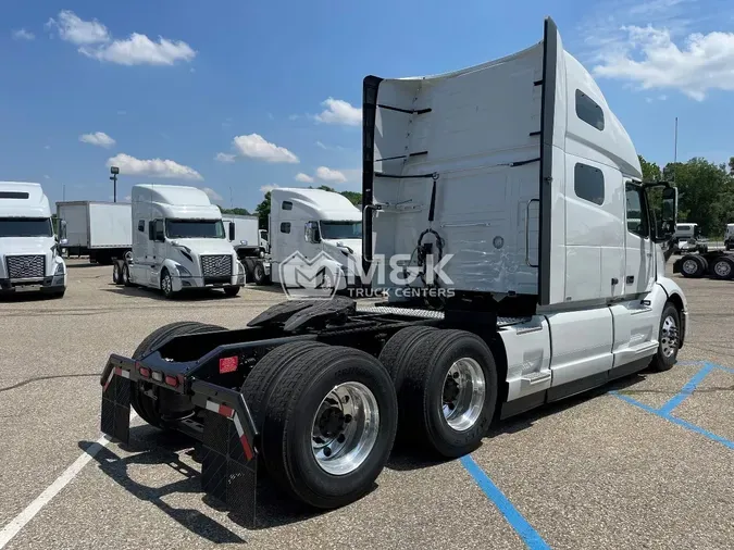 2025 VOLVO VNL64T760