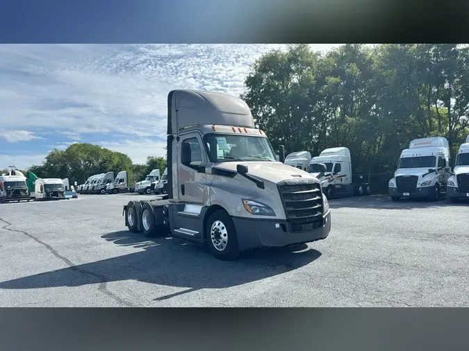2020 Freightliner Cascadia 12630aa967b38e36a5d393c6dd368c91907