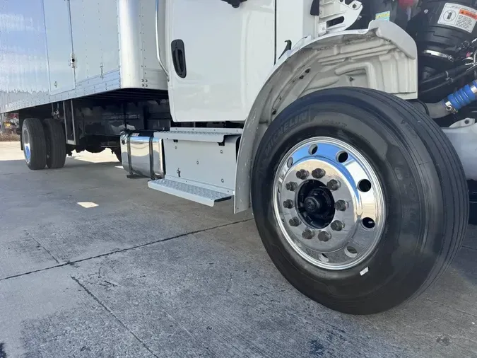 2019 Freightliner Business Class M2 106