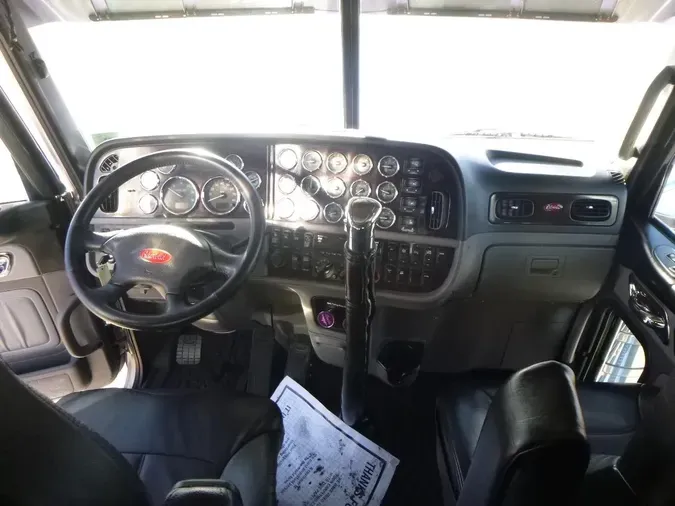 2021 Peterbilt 389