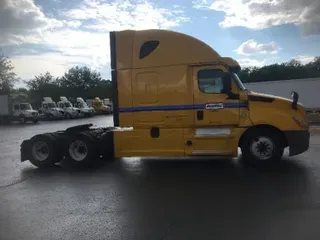 2019 FREIGHTLINER T12664ST
