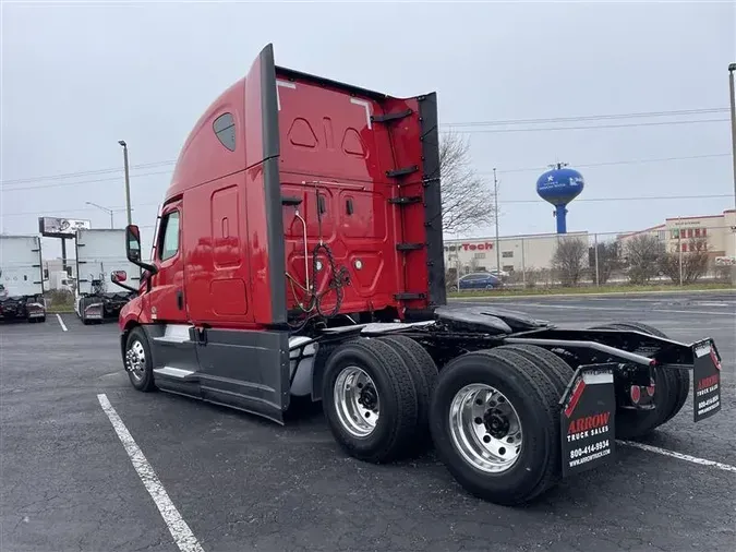 2021 FREIGHTLINER CA126