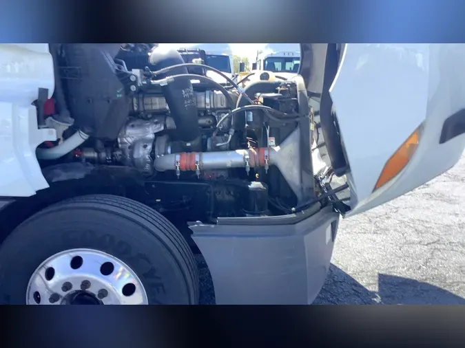 2021 Freightliner Cascadia 126