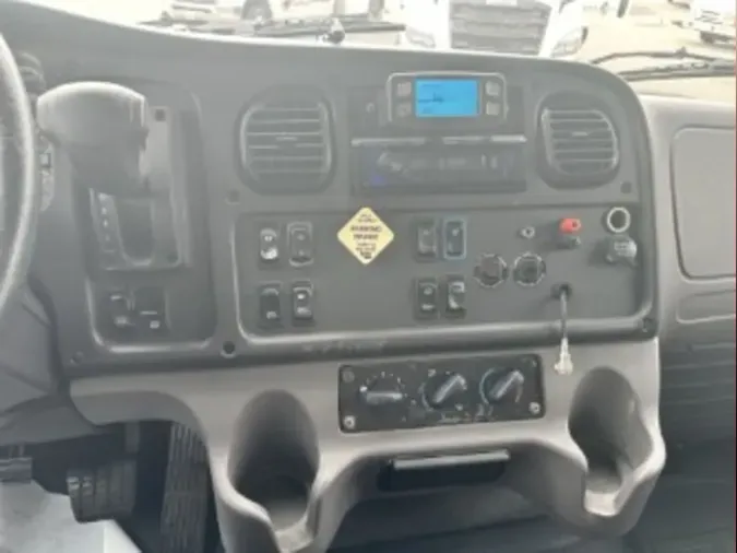 2020 FREIGHTLINER/MERCEDES M2 106