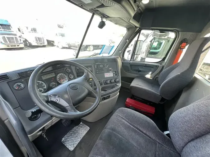 2019 FREIGHTLINER/MERCEDES CASCADIA 125