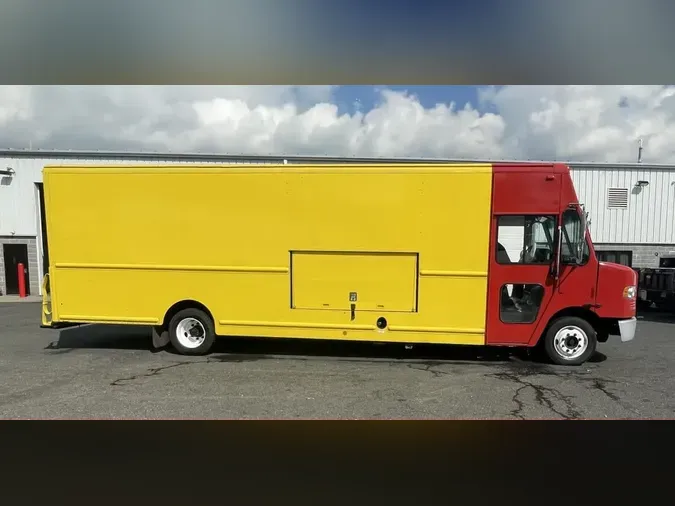 2017 FRTLR CUSTOM CHASSIS CORP MT55