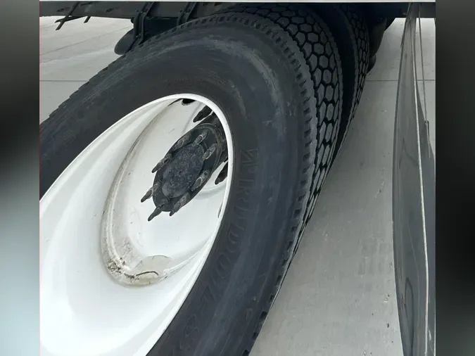 2019 Freightliner Business Class M2 106