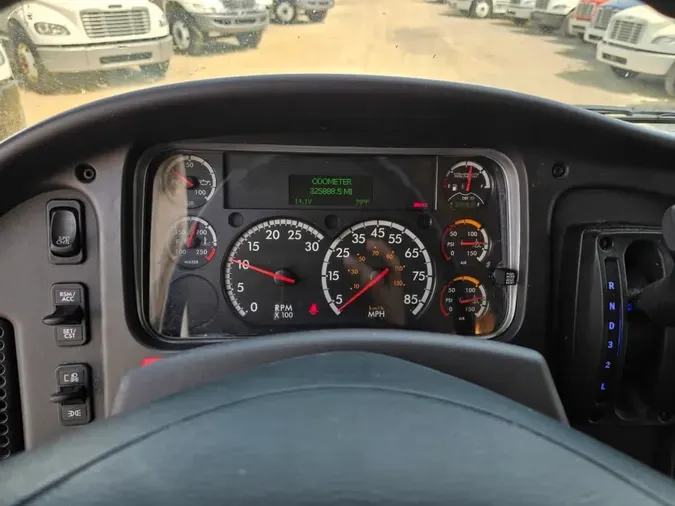 2019 FREIGHTLINER/MERCEDES M2 106