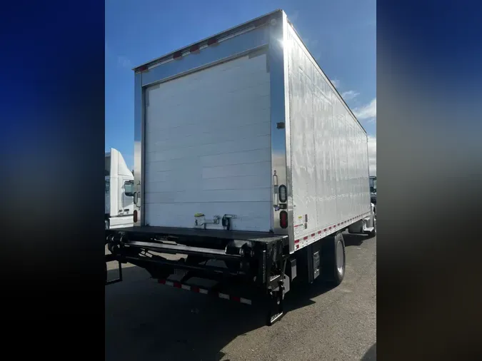 2016 FREIGHTLINER M2 106