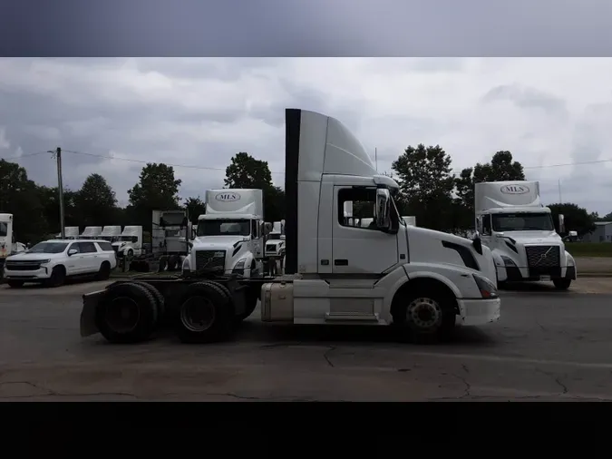 2018 Volvo VNL300