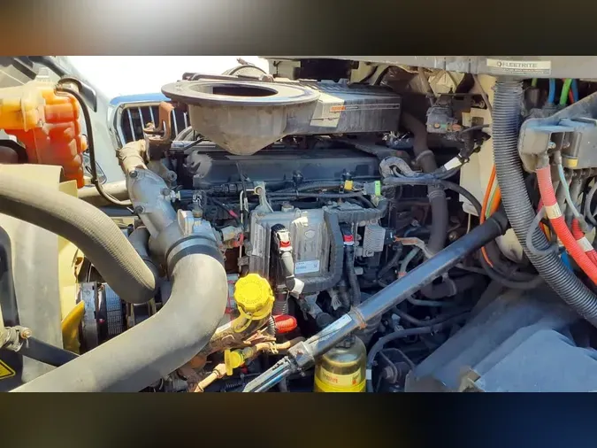 2019 NAVISTAR INTERNATIONAL LT625 DAYCAB T/A30ccb8ce6ad24adaec2d26a612991388