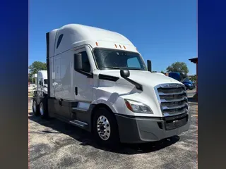 2020 Freightliner Cascadia 126