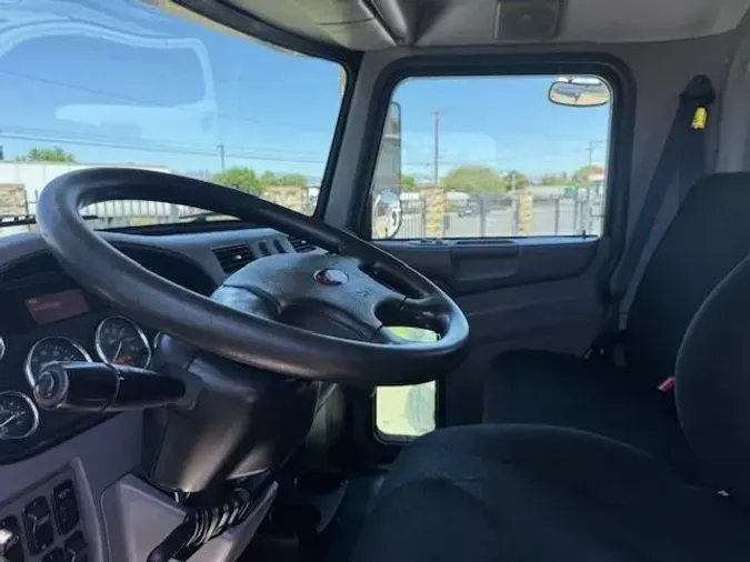 2019 Peterbilt 337