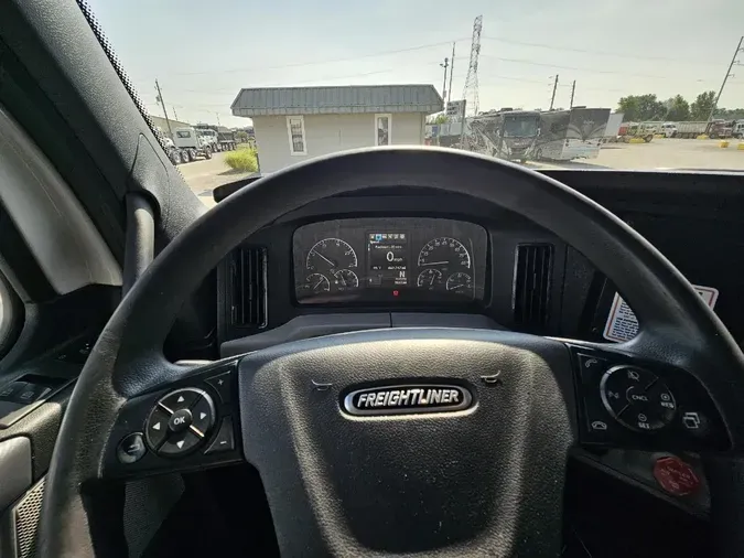 2021 FREIGHTLINER Cascadia 126