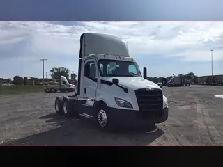 2020 Freightliner Cascadia 126