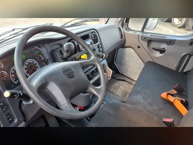 2020 FREIGHTLINER/MERCEDES M2 106